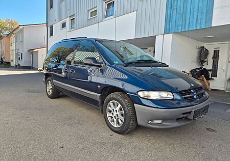 Chrysler Voyager LE 3.3 V6 Auto LE