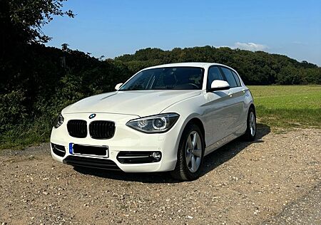 BMW 116d EfficientDynamics Sport Line AUTOMATIK