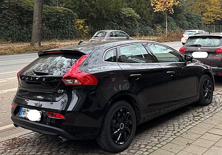 Volvo V40 D3 | Top gepflegt | Unfallfrei | Service NEU