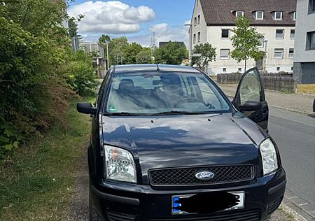 Ford Fusion 1,4 16V + +