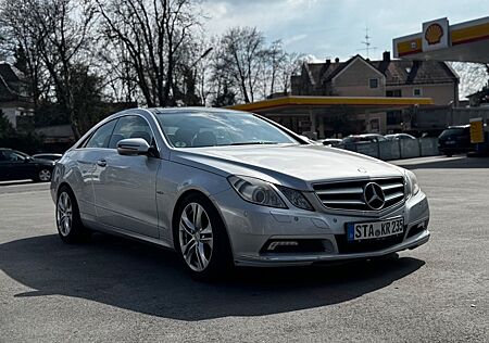Mercedes-Benz E 350 Coupé CDI BlueEFFICIENCY AVANTG....