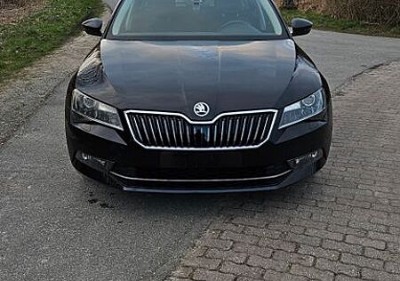 Skoda Superb 2.0 TDI DSG zahnriemen ist neu