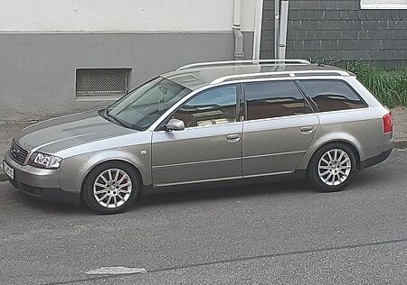 Audi A6 2.5 TDI Avant -