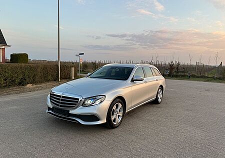 Mercedes-Benz E 200 T AVANTGARDE/Sehr Sauber/SR+WR/Scheckheft