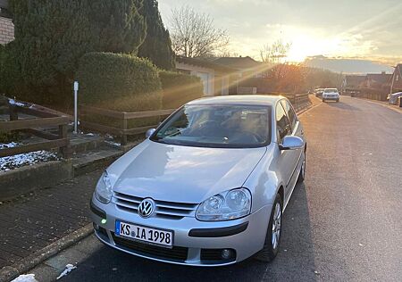 VW Golf Volkswagen 1.4 8fach Alu Bereift