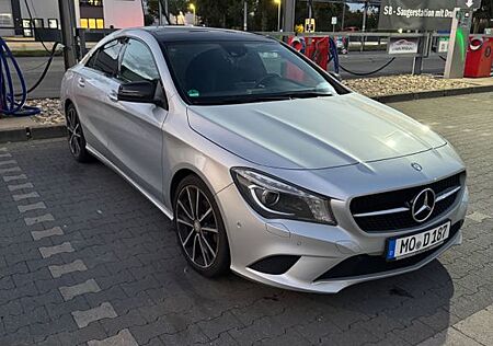 Mercedes-Benz CLA 200 Urban Urban/Night Paket/Panorama Dach
