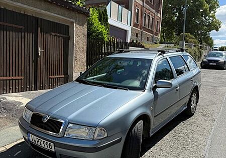 Skoda Octavia Combi 1.6 Ambiente