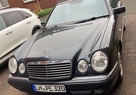 Mercedes-Benz E 320 AVANTGARDE Avantgarde