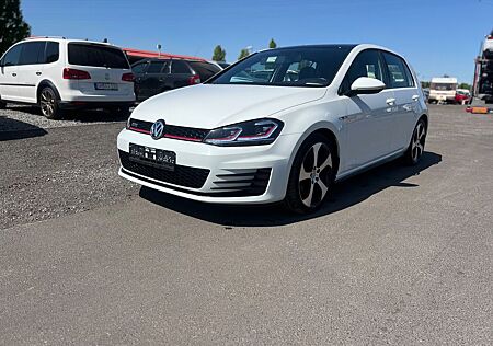 VW Golf Volkswagen 2.0 TSI DSG BMT GTI GTI