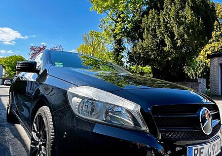 Mercedes-Benz A 180 AMG Line AMG Line