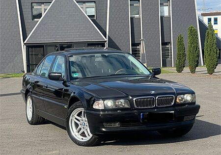 BMW 735i A M-18 Zoll / Kein Rost / 3.Hand / S.Heft /