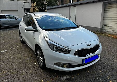 Kia Cee'd / Ceed 1.4 CVVT FIFA World Cup Edition...