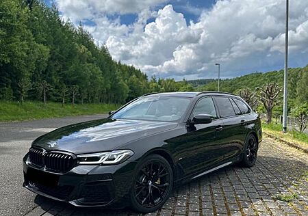 BMW 520d Touring A - M-Sport*Leder*Laser*Head-Up*
