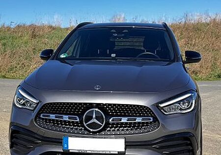 Mercedes-Benz GLA 200 DCT - AMG-Line