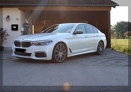 BMW M550i xDrive A -Brilliantweißmetallic