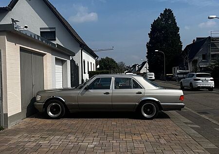 Mercedes-Benz S 300 W126 300SE