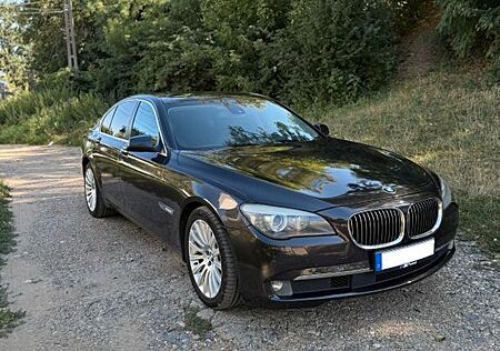 BMW 740d -Head Up---Soft Close