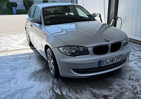 BMW 116i - Silber