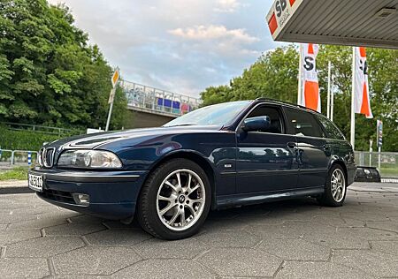 BMW 523i A Touring -