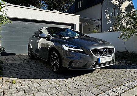 Volvo V40 T3 R Design 18'' AHK*LED*Klima*8fachAlu*Navi