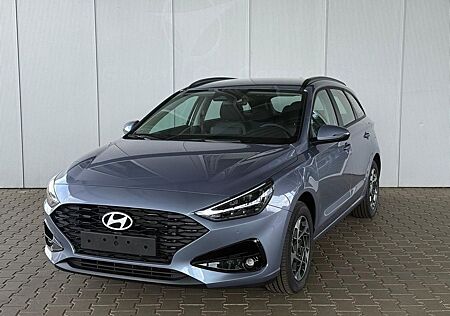 Hyundai i30 Kombi Smart 1.5 GDI 6MT / Navi / PDC V.&H. m