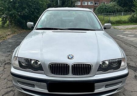 BMW 325i - E46