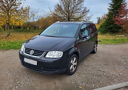 VW Touran Volkswagen 2.0 TDI DPF Trendline AHK