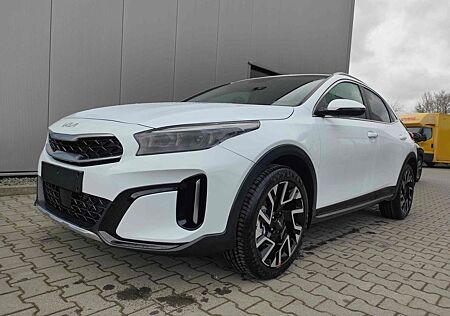 Kia XCeed TOP 1.5 DCT*NAVI*CAM*LED*SHZG*PDC*18 10...