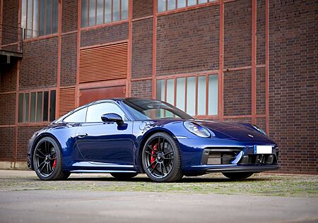 Porsche 992 Carrera 4 GTS Coupé
