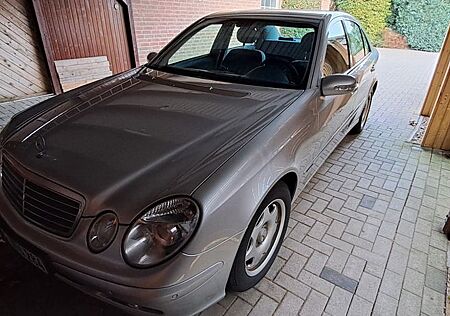 Mercedes-Benz E 200 KOMPRESSOR CLASSIC Classic Automatik PDC