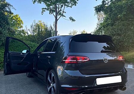VW Golf Volkswagen 2.0 TSI 4MOTION BMT R R