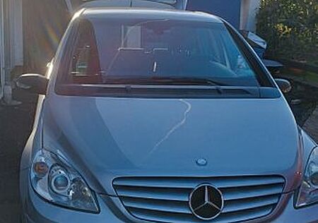 Mercedes-Benz B 150 -