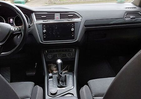 VW Tiguan Allspace Volkswagen 2.0 TDI SCR 140kW DSG 4MOTIO...