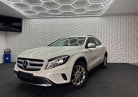 Mercedes-Benz GLA 200 Mercedes Benz Automatik/Navi/Klima/1Hand