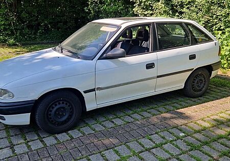 Opel Astra 1.6
