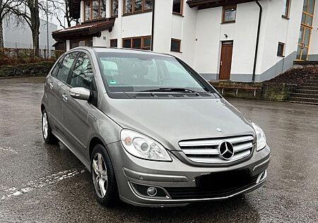 Mercedes-Benz B 180 CDI Leder-Tempo-Klima TÜV 01/2027