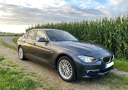 BMW 320d xDrive Luxury Line Limousine/Automatik/Temp