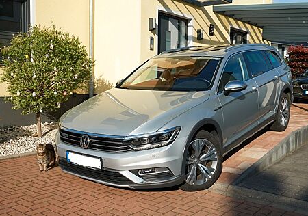 VW Passat Alltrack Volkswagen TDI 176kW DSG 4MOT VOLL!