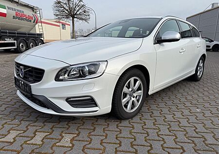 Volvo V60 D4 R-Design Aut. - LEDER+NAVI+XENON+SHD+CAM