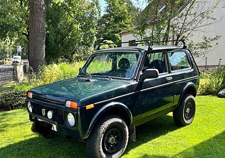 Lada Niva 1.7i 4x4 -