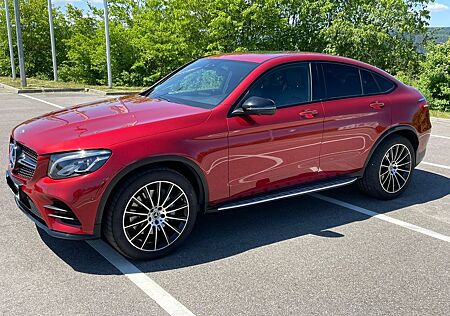 Mercedes-Benz GLC 250 4MATIC AMG Line Coupé Autom. AMG Line