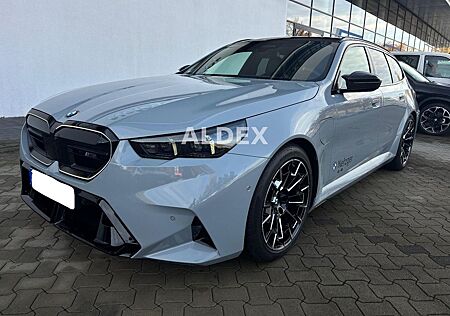 BMW M5 Touring BROOKLYN / SILVERSTONE°AHK°PANO°DRIVI