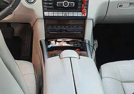 Mercedes-Benz E 350 BlueTEC 4MATIC T -