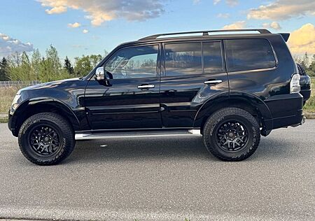 Mitsubishi Pajero 3,8 V6 MIVEC 4WD Instyle Automatik