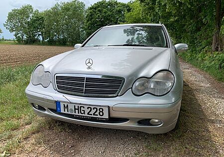 Mercedes-Benz C 220 CDI ELEGANCE, techn. 1a, AHK, gepflegt