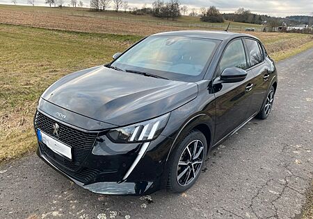 Peugeot e-208 GT