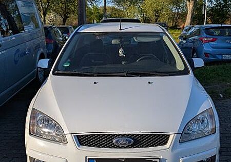 Ford Focus 1,6 Ghia Turnier Ghia