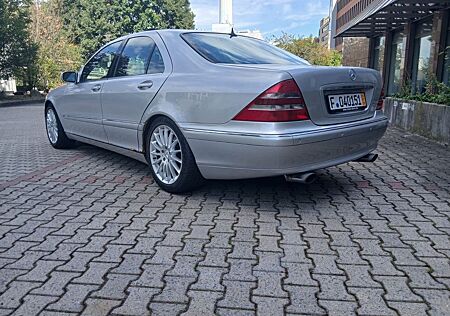 Mercedes-Benz 320