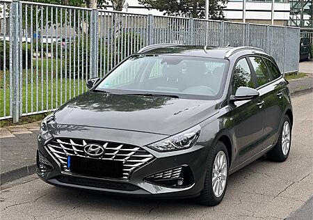 Hyundai i30 1.5 T-GDI Hybrid Advantage Advantage