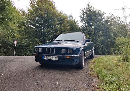 BMW 320i Cabriolet (E30)